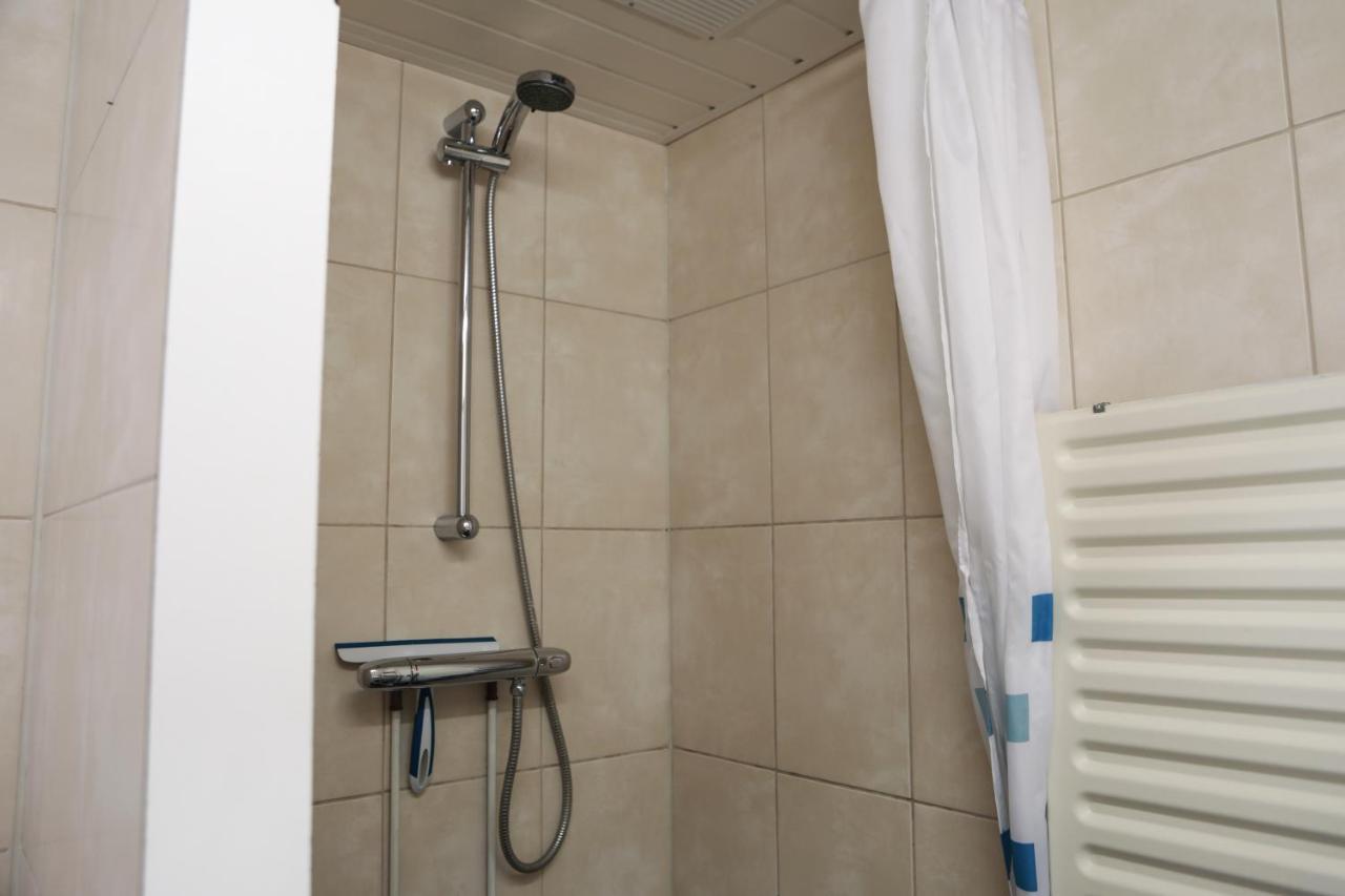 Ruim Appartement In Centrum แยร์เซเก ภายนอก รูปภาพ